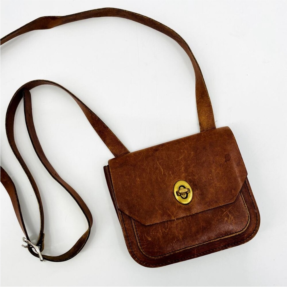 Vintage cognac brown leather Crossbody belt bag